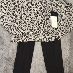 Jessica Simpson Leopard Print Top and Black Leggings Set